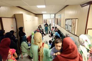 نخستین کلاس آموزشی توانمندسازی مادران پیرامون نیازهای آموزشی آنها در زمینه مراقبت از کودکان قلبی: عکس شماره 12 / 12